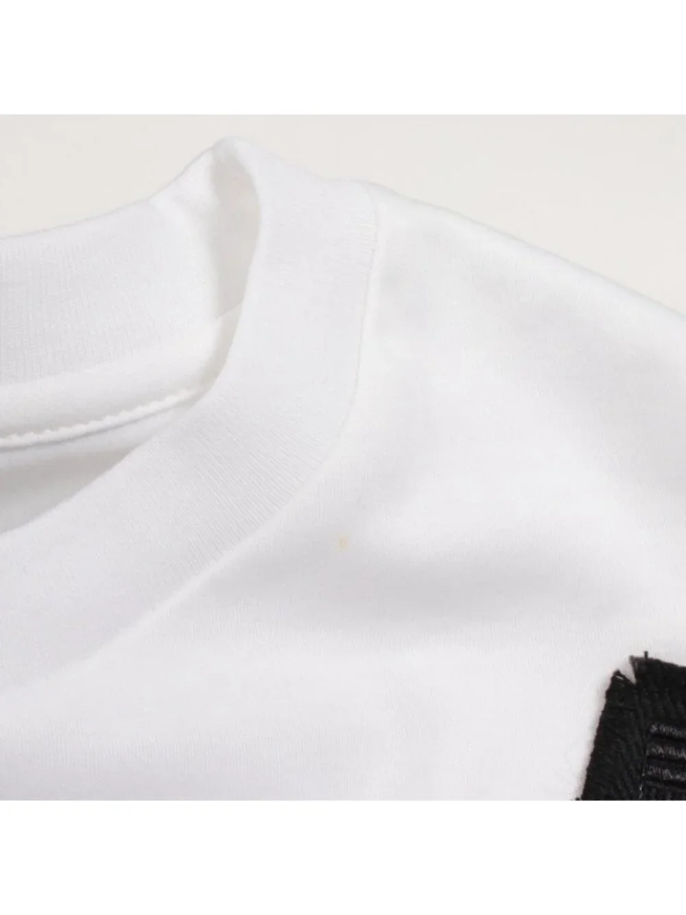 Louis Vuitton Short Sleeve T-Shirt with Patch Crew Neck Jg2 Cotton